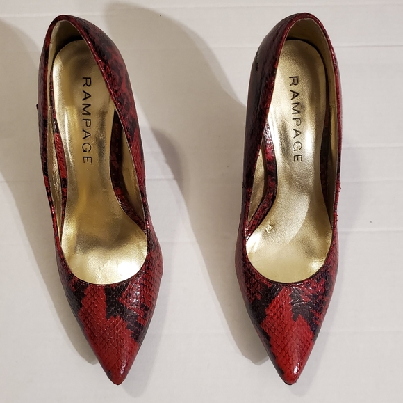 🔥SALE🔥Rampage Red Nicki Embossed Snake Skin Pumps 8 - Picture 10 of 12